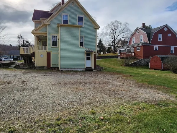 $2,300 | 38 Elmwood Street, Unit B, Grafton, MA 01560