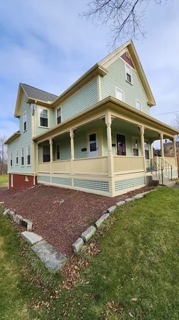 $2,300 | 38 Elmwood Street, Unit B, South Grafton, MA 01560