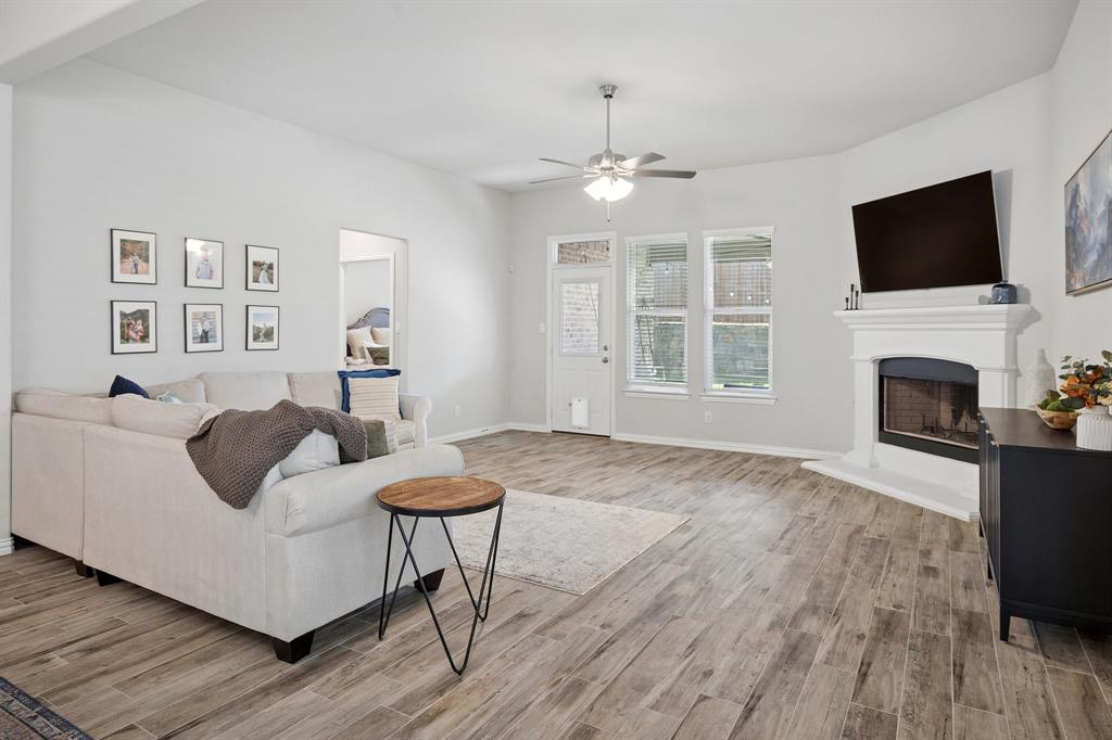 15057 Ted Trail Aledo, TX 76008 - Photo 14 of 35 Huddle near the gas fireplace!