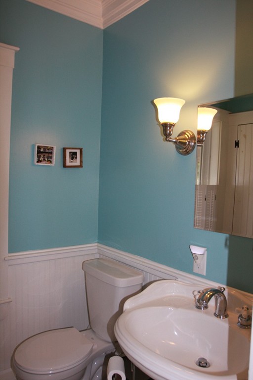 1092 Queen Anne Road Harwich, MA 02645 - Photo 8 of 30 Gallery Image 8
