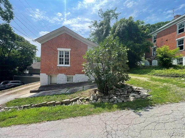 $79,900 | 206 Howard Street, Clarksville, MO 63336