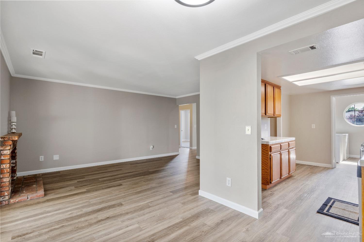 809 Elm Street Tehachapi, CA 93561 - Photo 6 of 16 Gallery Image 6