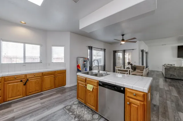 $550,000 | 5524 North Olinda Avenue, Fresno, CA 93723