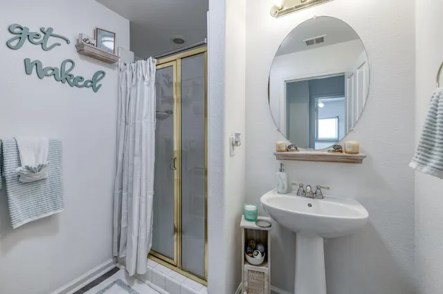 $550,000 | 5524 North Olinda Avenue, Fresno, CA 93723