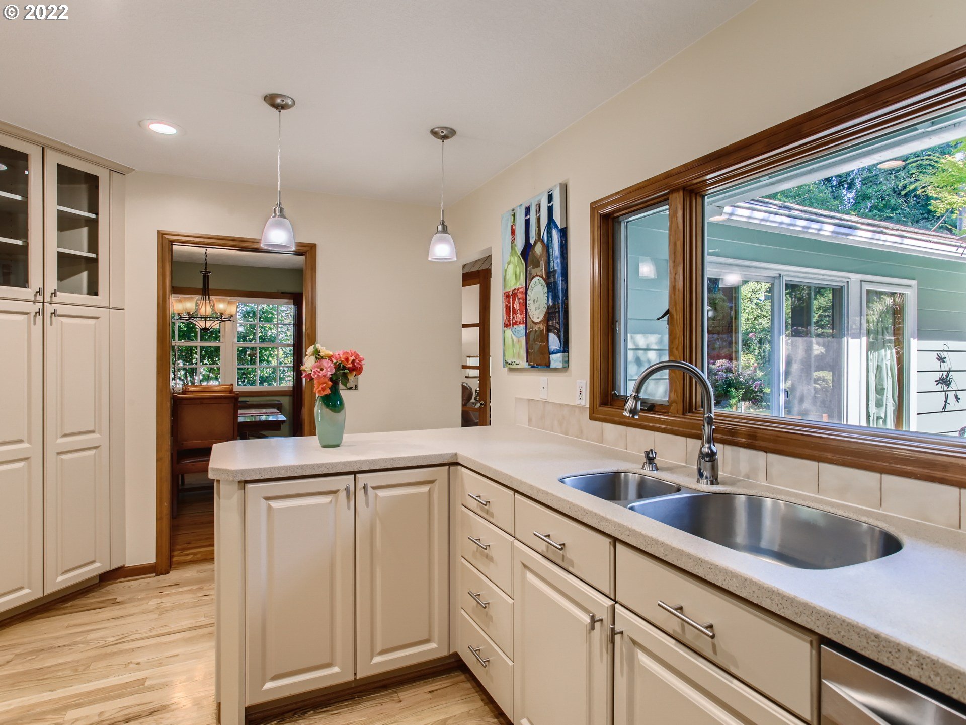 3420 Southwest Marigold Street Portland, OR 97219 - Photo 8 of 30 Gallery Image 8