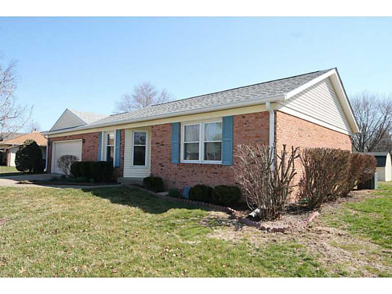 3351 Briar Ridge Way Columbus, IN 47203 - Photo 2 of 24 Gallery Image 2