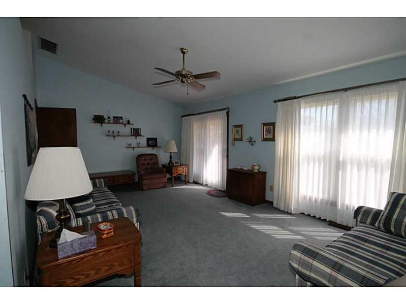 3351 Briar Ridge Way Columbus, IN 47203 - Photo 11 of 24 Gallery Image 11