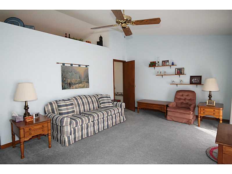 3351 Briar Ridge Way Columbus, IN 47203 - Photo 12 of 24 Gallery Image 12