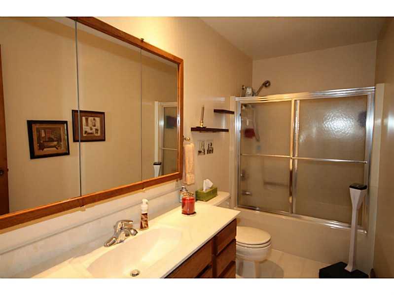 3351 Briar Ridge Way Columbus, IN 47203 - Photo 18 of 24 Gallery Image 18