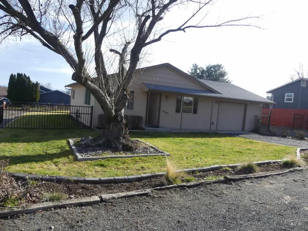 $350,000 | 2733 Rainier Street, Clarkston, WA 99403