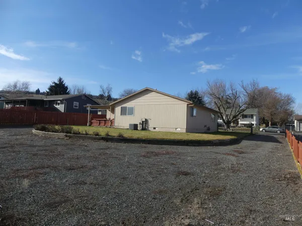 $350,000 | 2733 Rainier Street, Clarkston, WA 99403