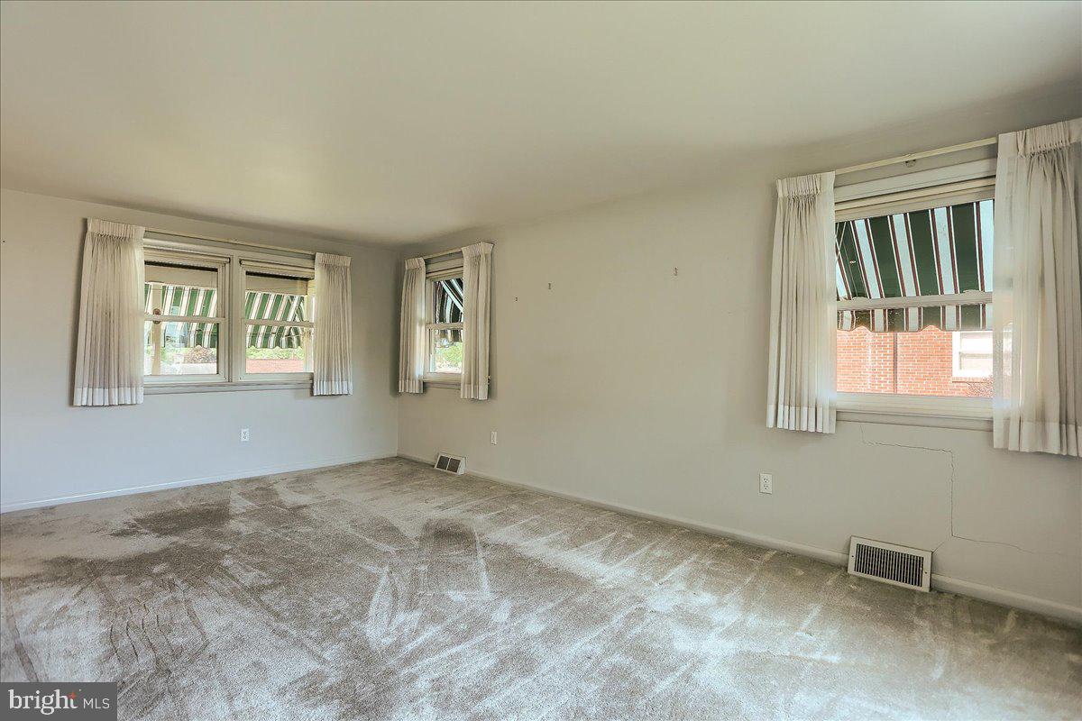 3225 Batesfield Road Harrisburg, PA 17109 - Photo 11 of 35 Gallery Image 11