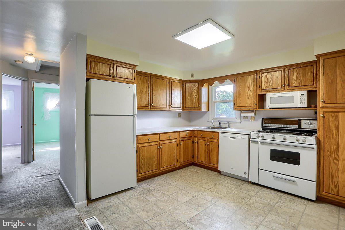 3225 Batesfield Road Harrisburg, PA 17109 - Photo 12 of 35 Gallery Image 12