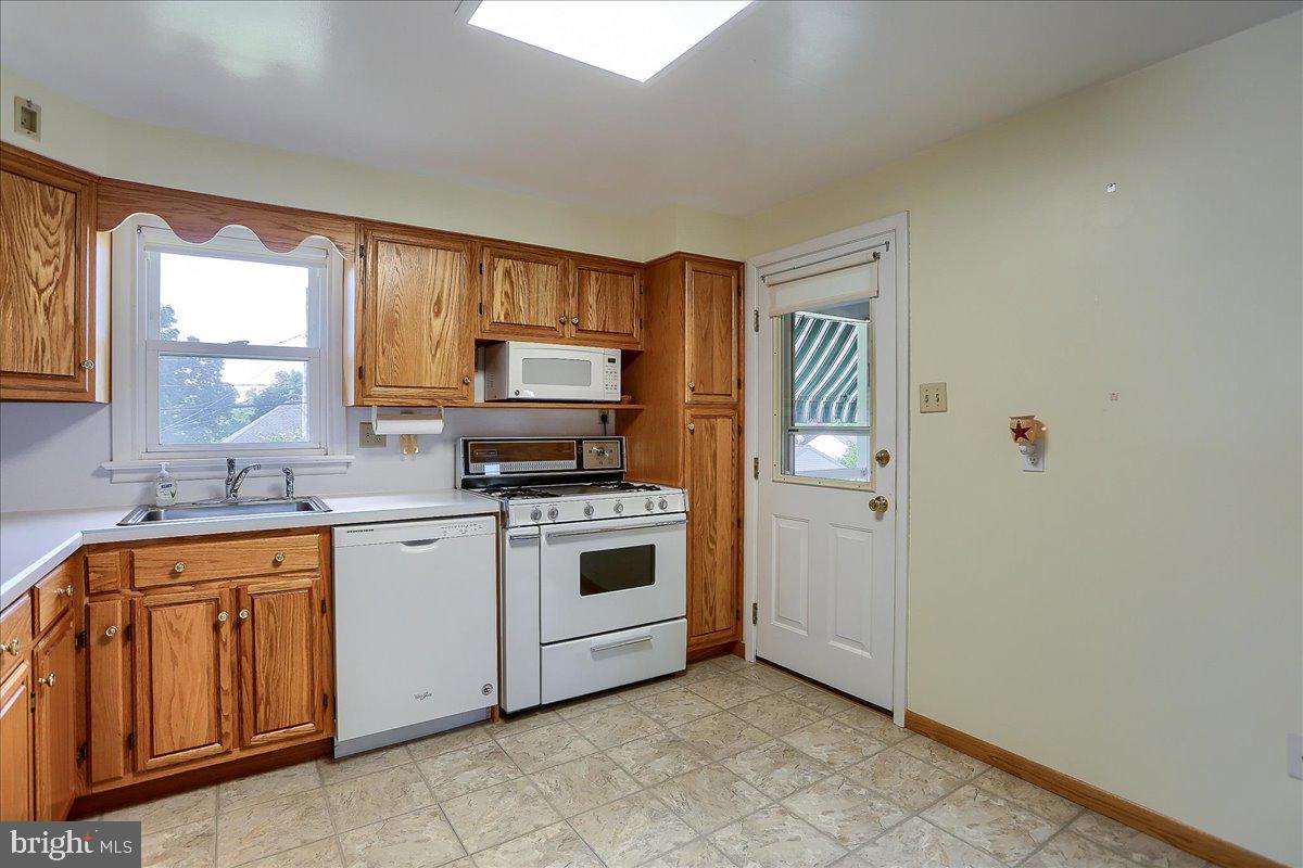 3225 Batesfield Road Harrisburg, PA 17109 - Photo 13 of 35 Gallery Image 13