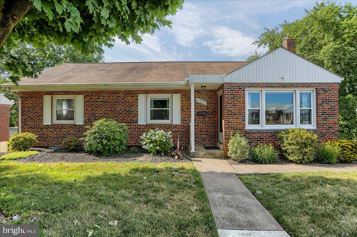 3225 Batesfield Road Harrisburg, PA 17109 - Photo 2 of 35 Gallery Image 2