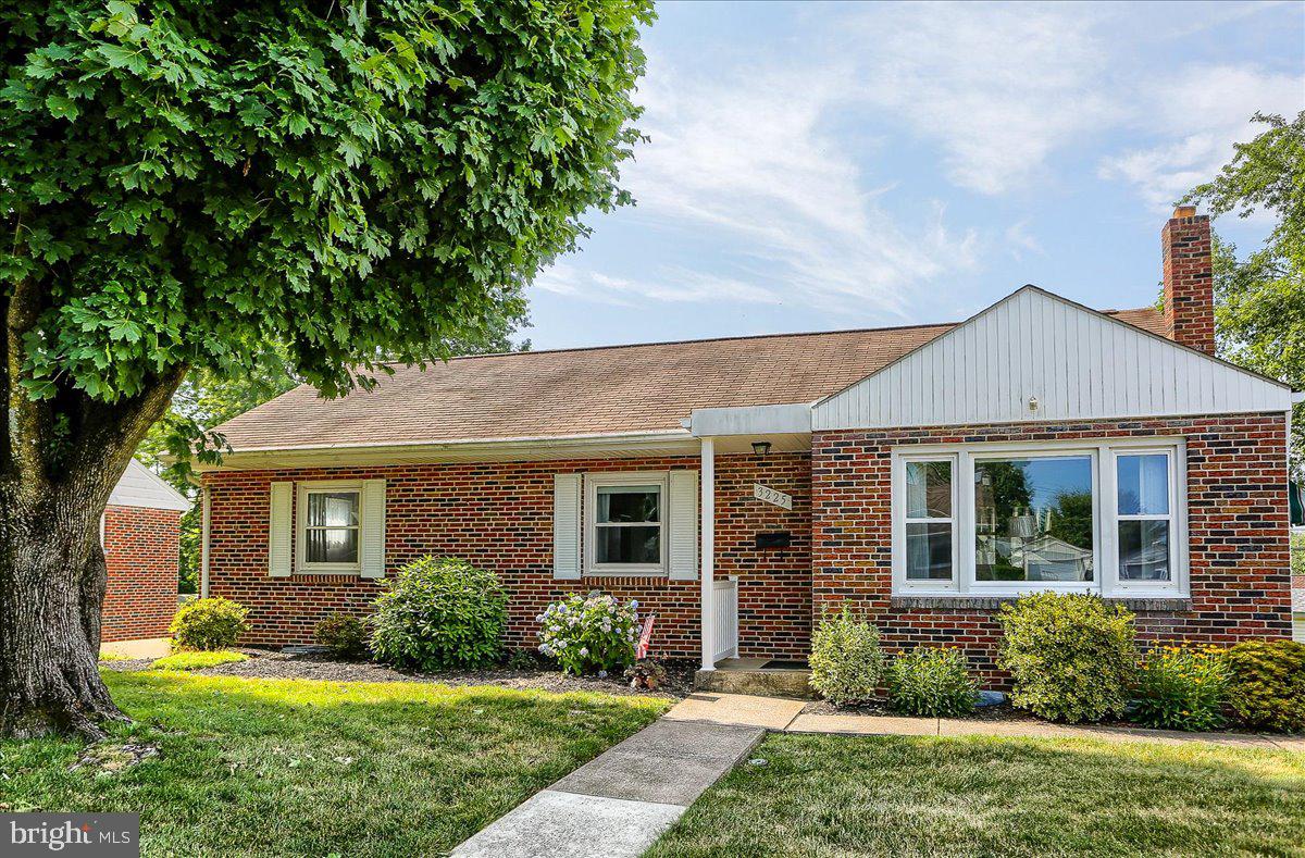 3225 Batesfield Road Harrisburg, PA 17109 - Photo 3 of 35 Gallery Image 3