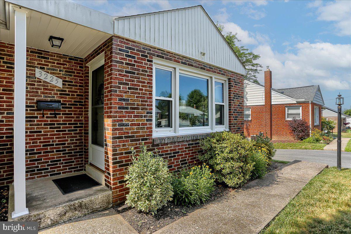 3225 Batesfield Road Harrisburg, PA 17109 - Photo 6 of 35 Gallery Image 6