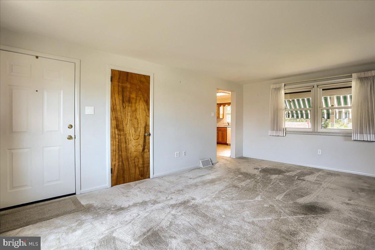 3225 Batesfield Road Harrisburg, PA 17109 - Photo 7 of 35 Gallery Image 7