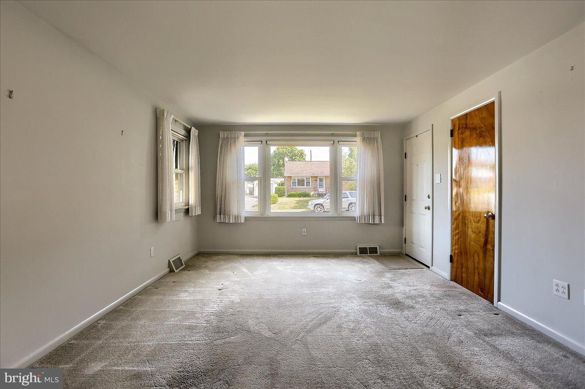 3225 Batesfield Road Harrisburg, PA 17109 - Photo 9 of 35 Gallery Image 9