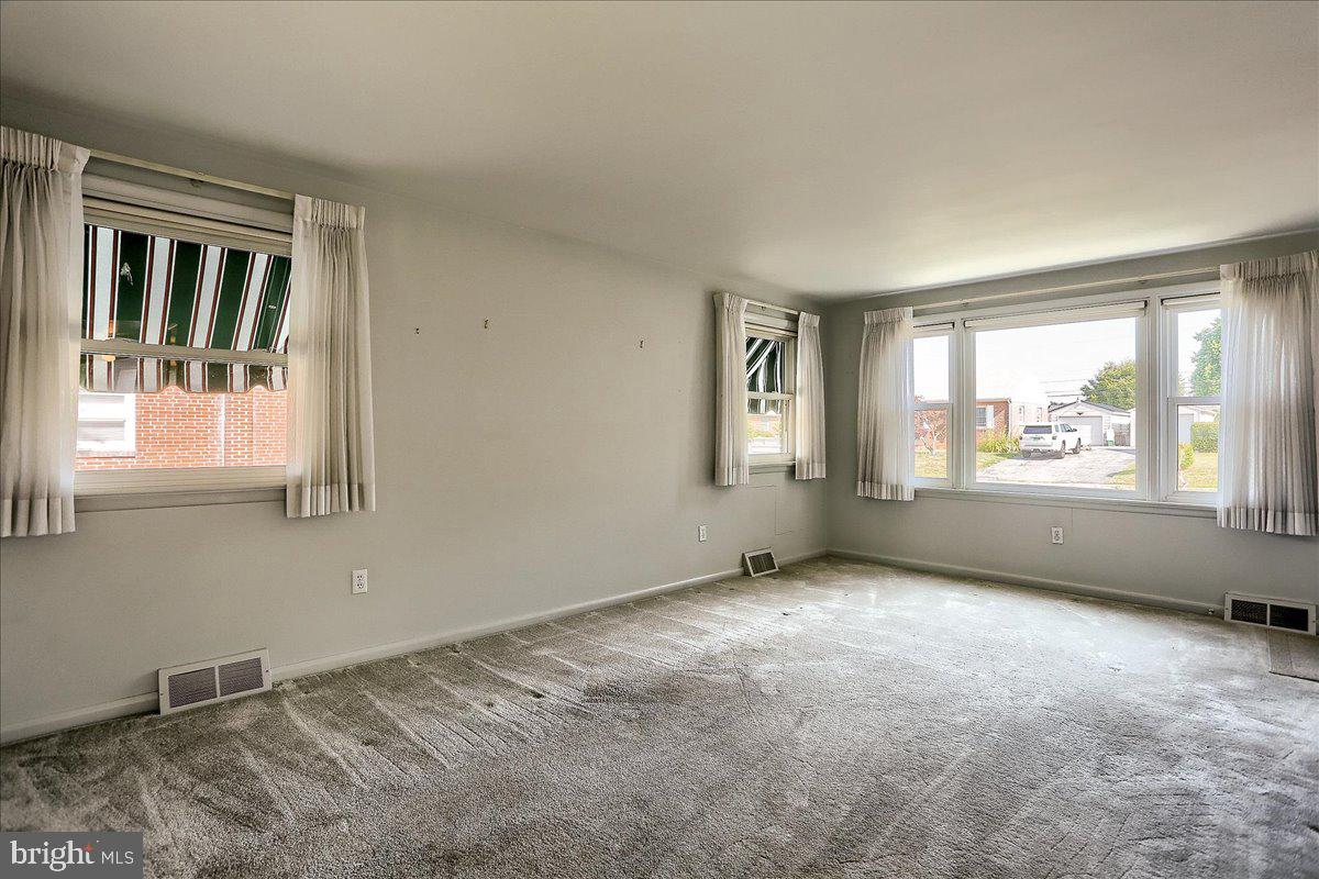3225 Batesfield Road Harrisburg, PA 17109 - Photo 10 of 35 Gallery Image 10