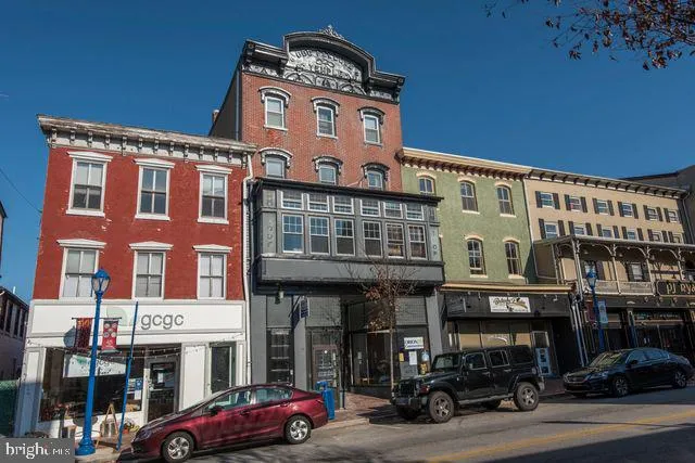 $1,350 | 237 Bridge Street, Unit 401, Phoenixville, PA 19460