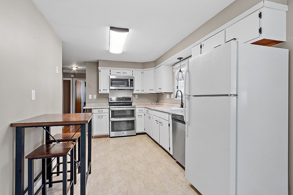 18 Ashburnham Road Worcester, MA 01605 - Photo 14 of 31 Gallery Image 14