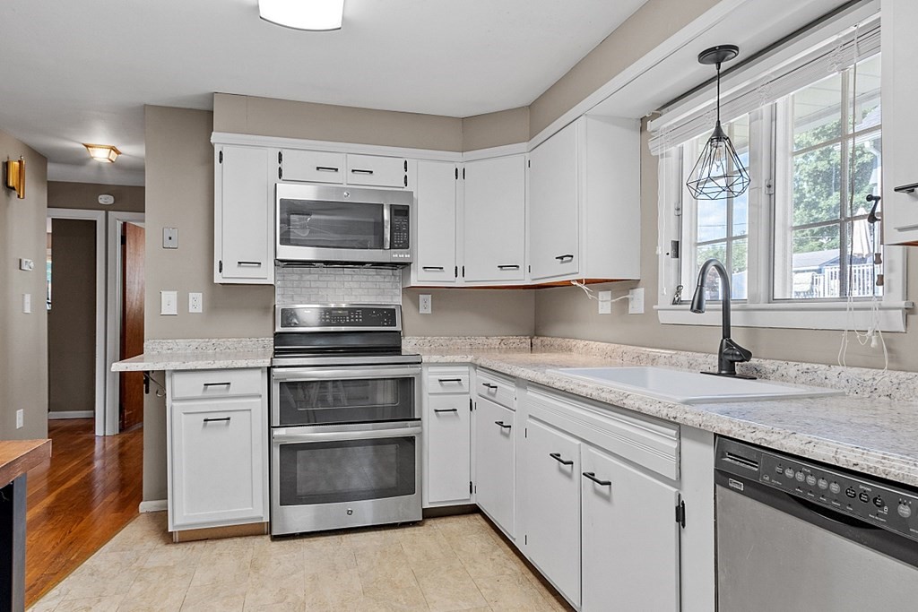 18 Ashburnham Road Worcester, MA 01605 - Photo 18 of 31 Gallery Image 18