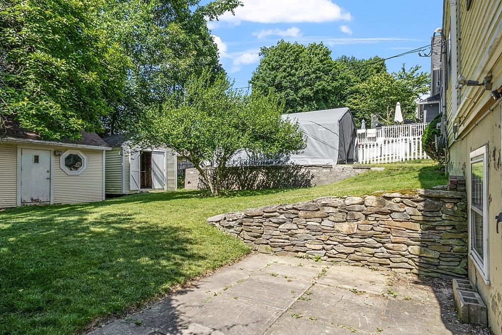 18 Ashburnham Road Worcester, MA 01605 - Photo 7 of 31 Gallery Image 7