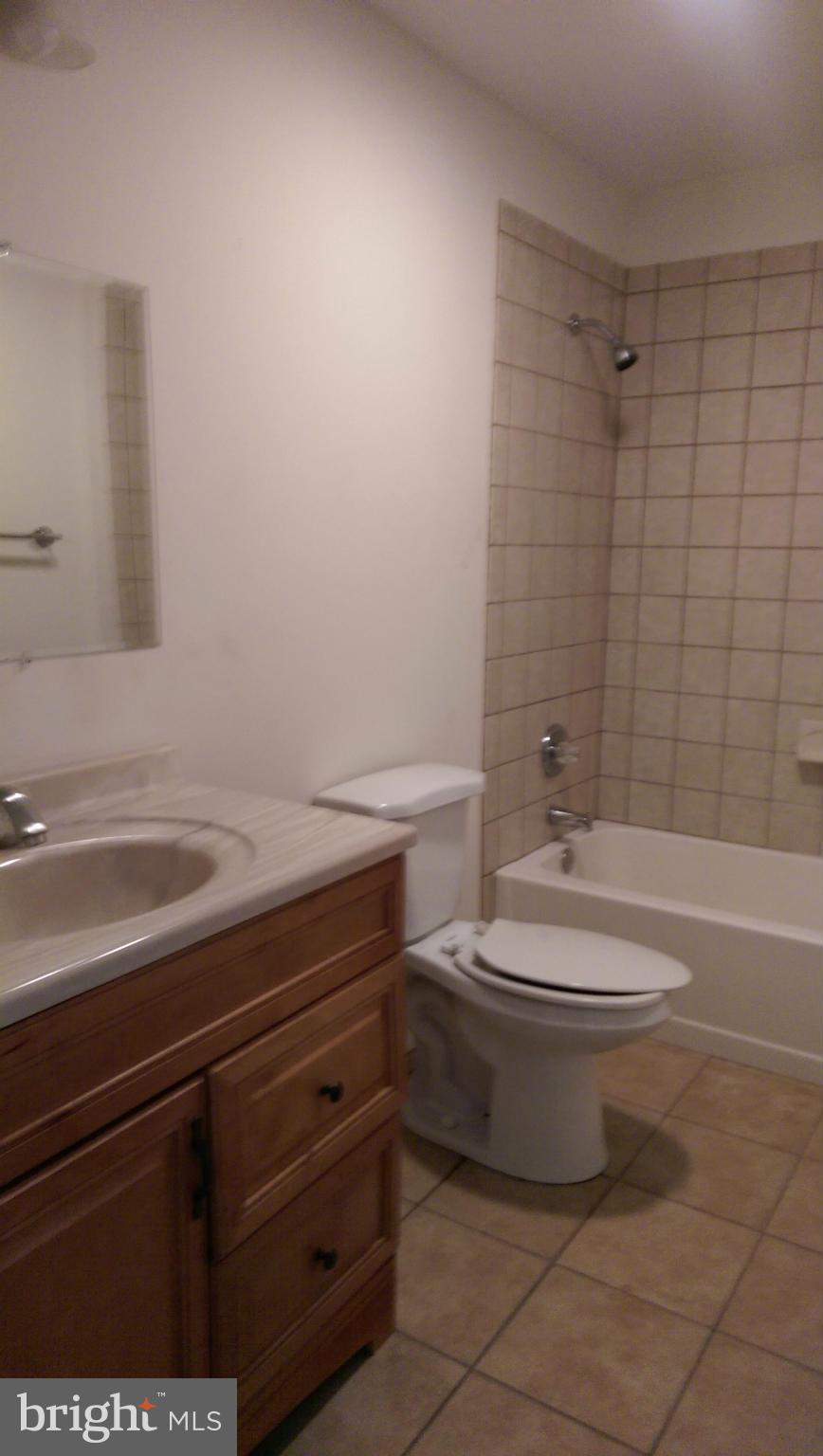 28 Carroll Road Pasadena, MD 21122 - Photo 19 of 25 Full Bath