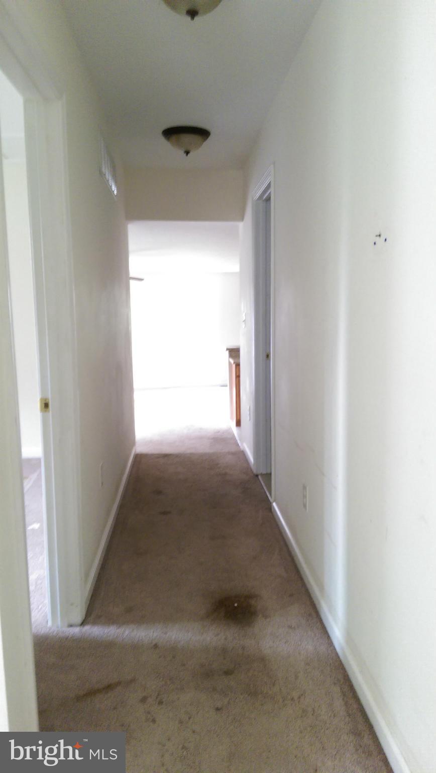 28 Carroll Road Pasadena, MD 21122 - Photo 20 of 25 Main Hallway