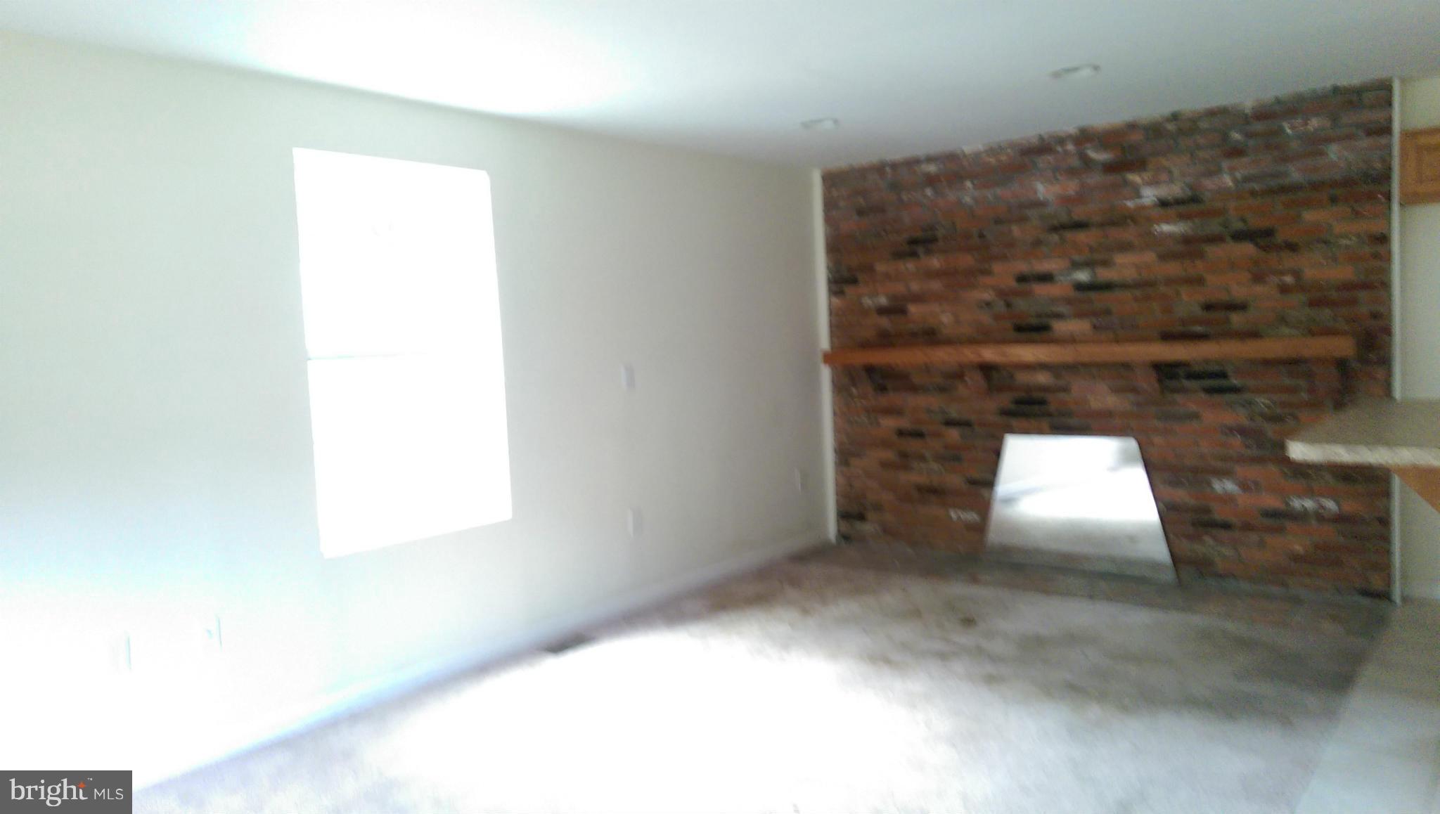 28 Carroll Road Pasadena, MD 21122 - Photo 6 of 25 Family Room