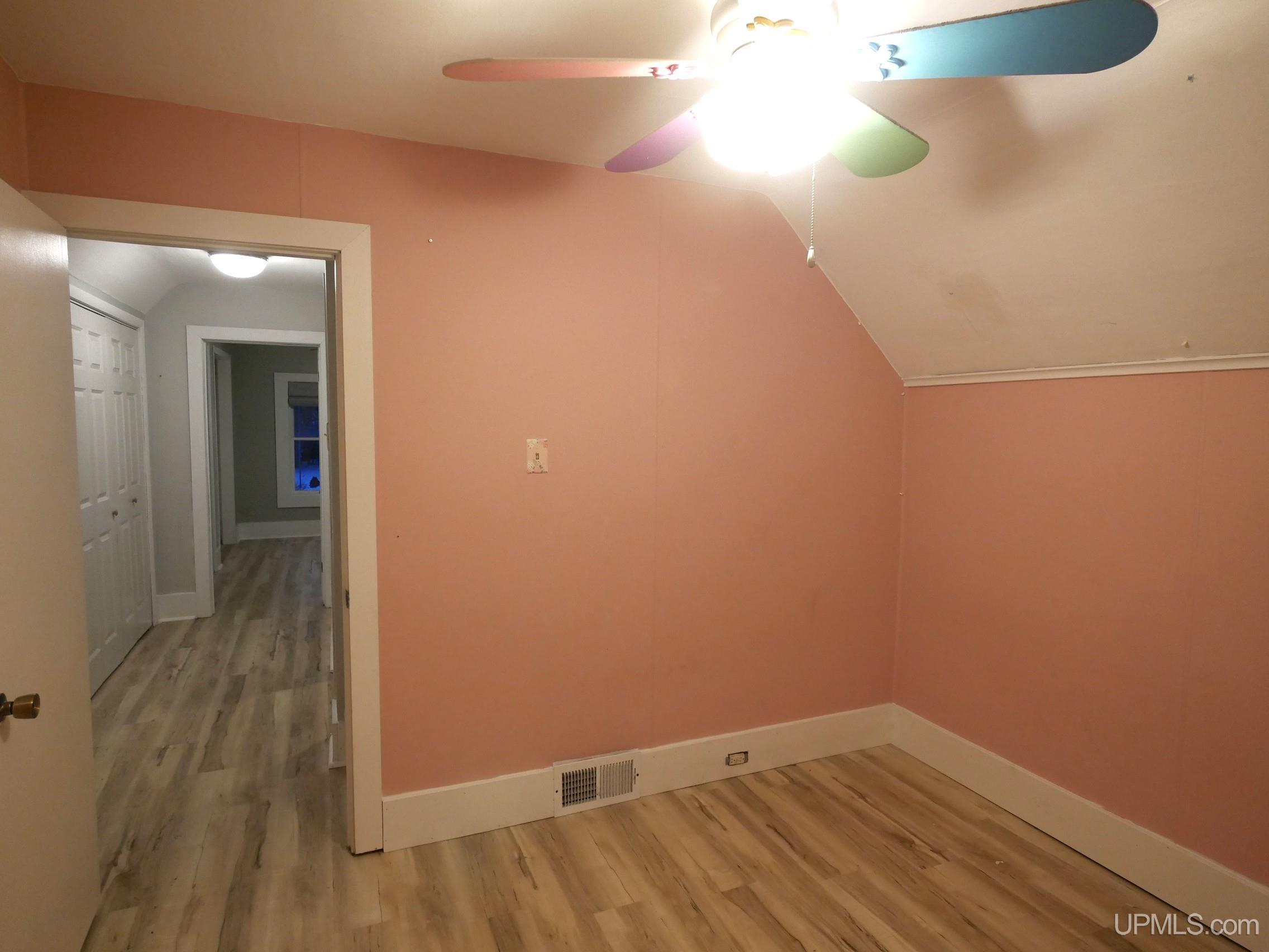237 Kearsarge Street Calumet, MI 49913 - Photo 47 of 79