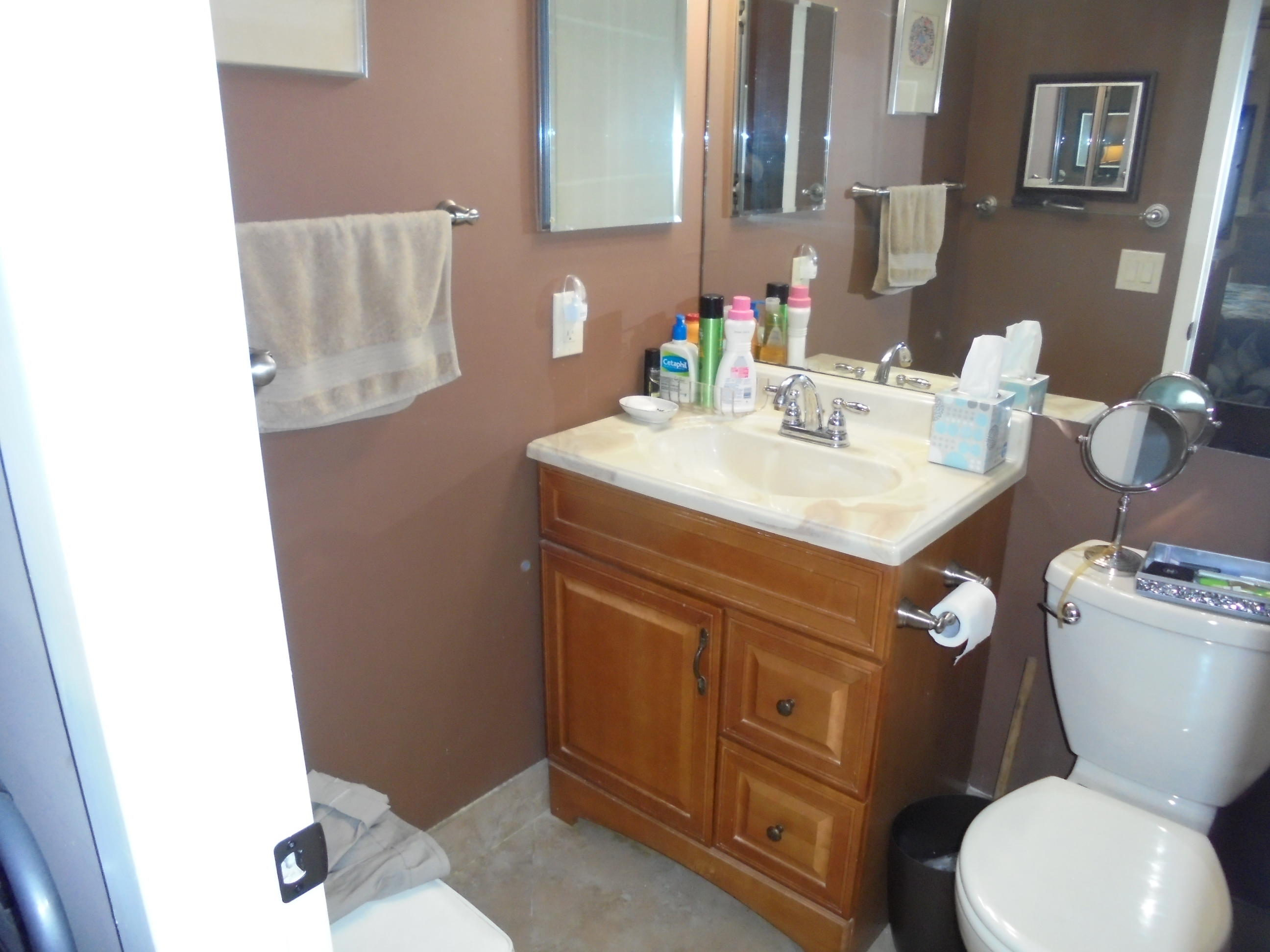 1030 Cornwall East Boca Raton, FL 33434 - Photo 11 of 16 Bathroom