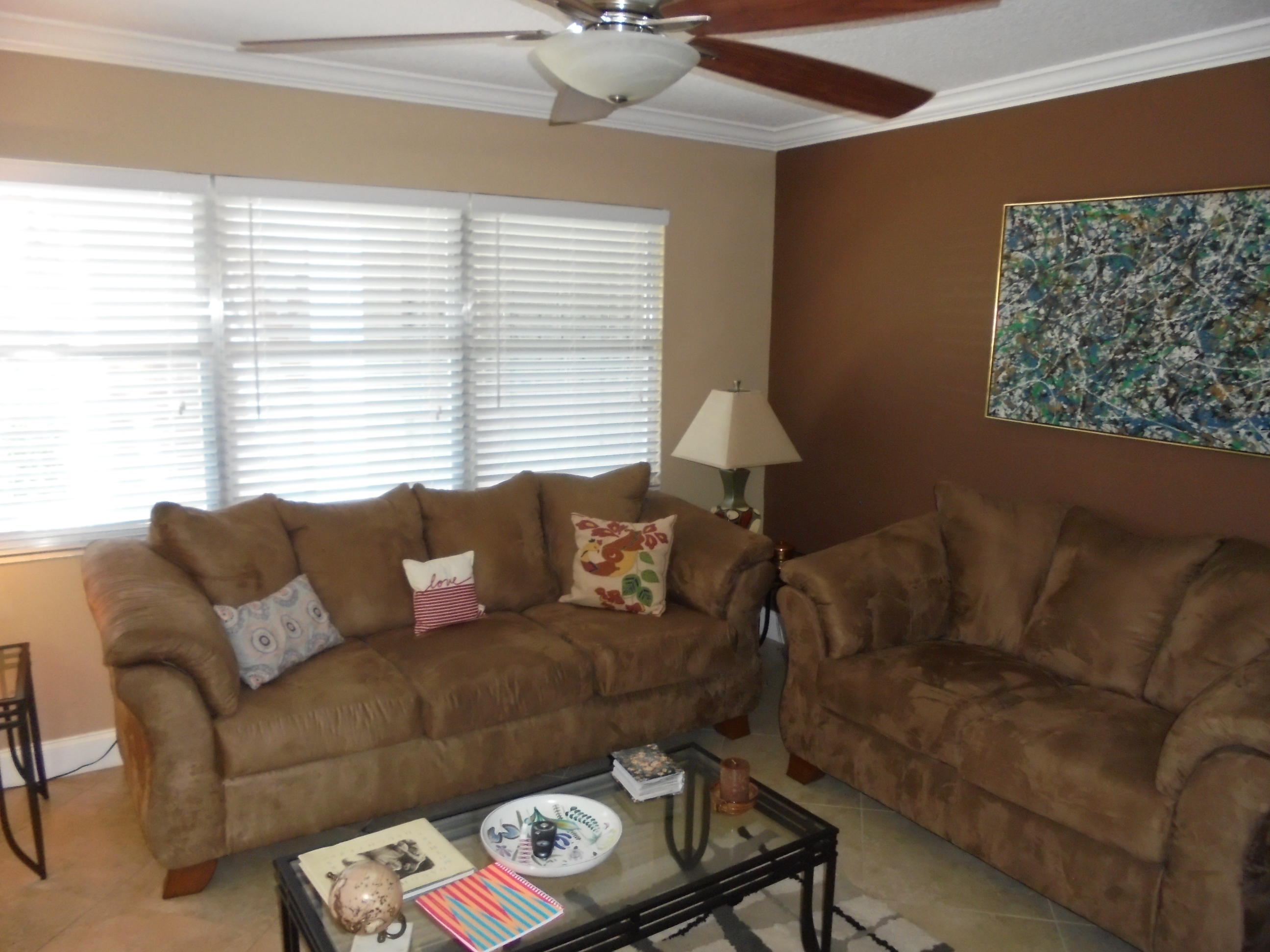 1030 Cornwall East Boca Raton, FL 33434 - Photo 3 of 16 Living Room