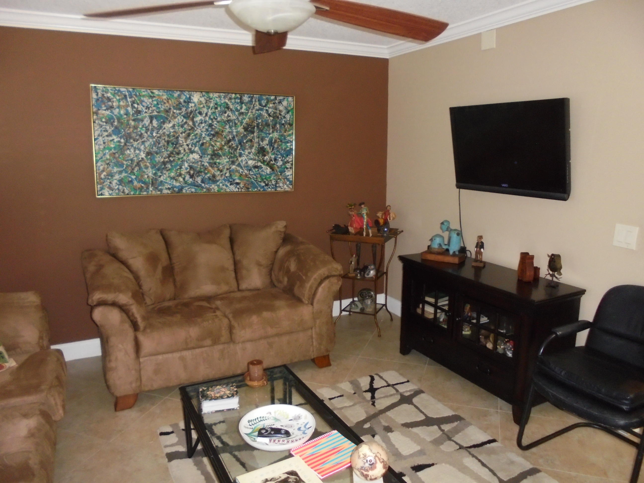 1030 Cornwall East Boca Raton, FL 33434 - Photo 4 of 16 Living Room