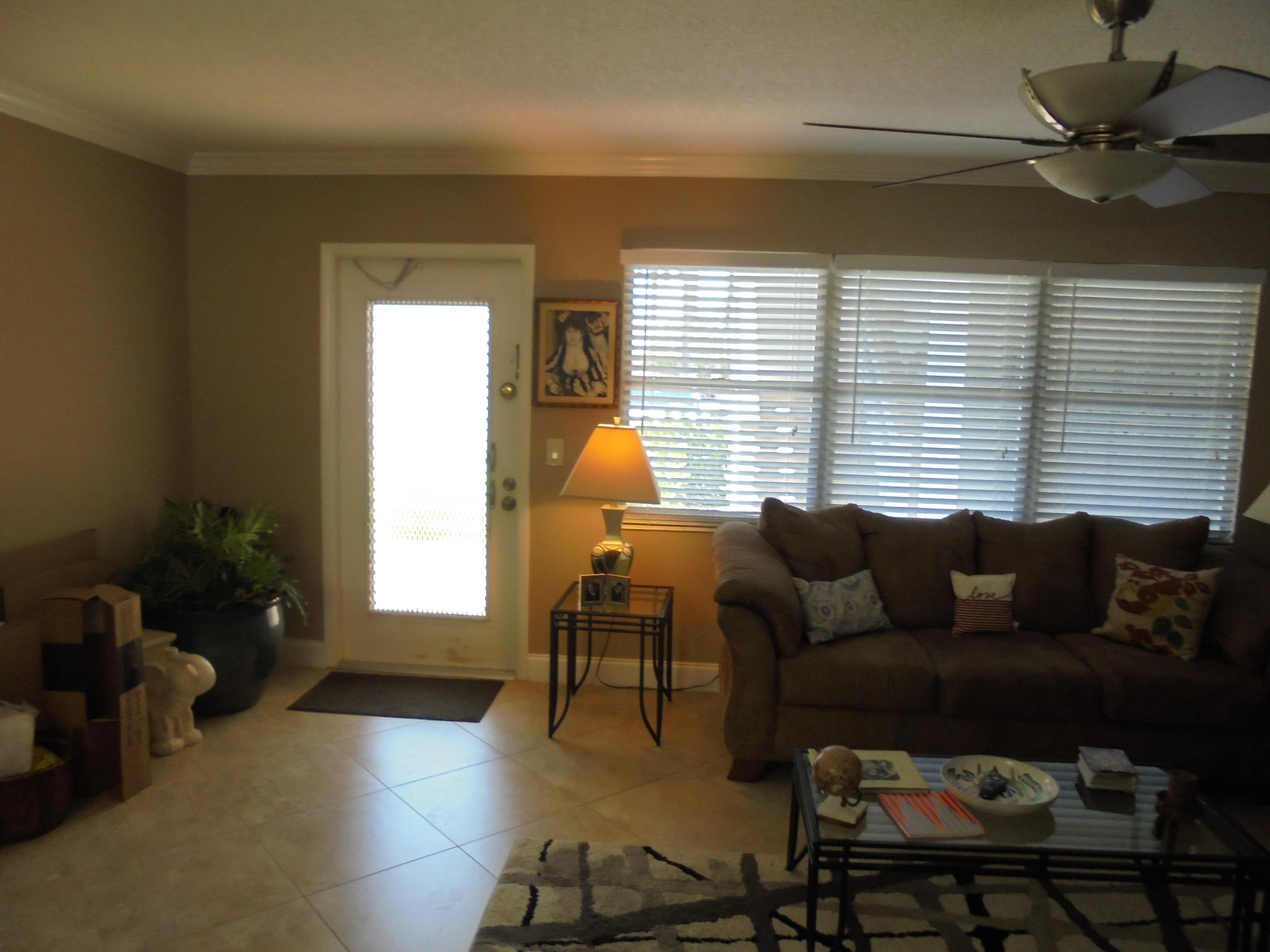 1030 Cornwall East Boca Raton, FL 33434 - Photo 5 of 16 Living Room