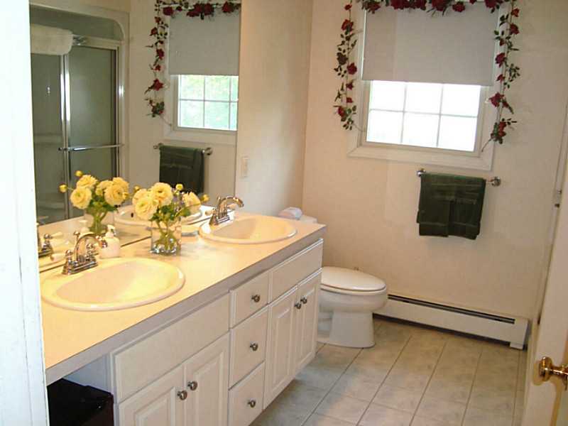 60 Peveril Road Cranston, RI 02921 - Photo 12 of 18 Bathroom. Master bath has double sinks