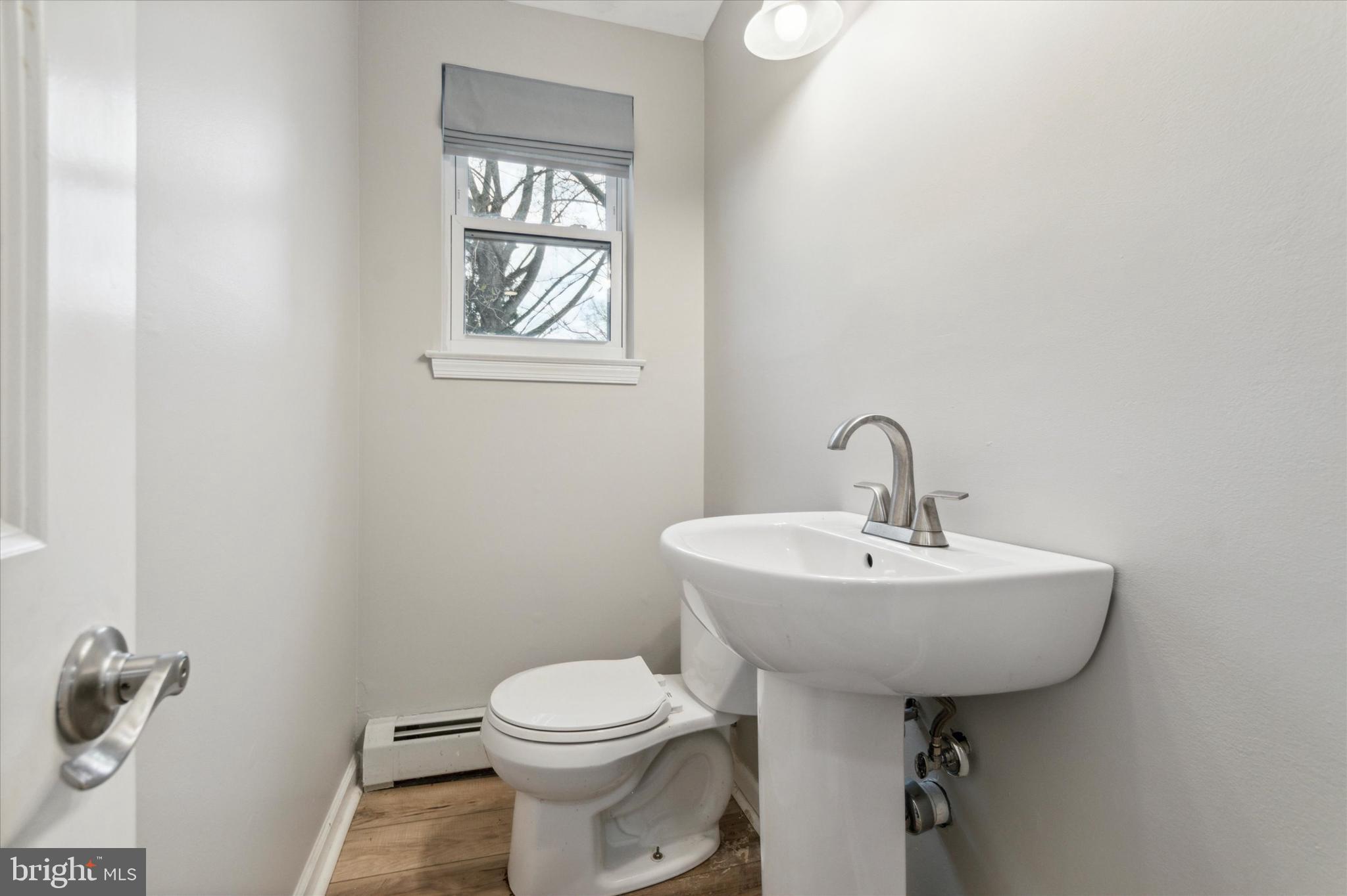 495 Beatty Road Springfield, PA 19064 - Photo 13 of 23 Powder Room