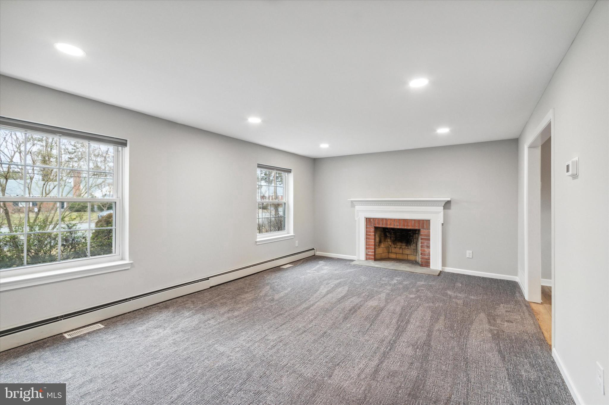 495 Beatty Road Springfield, PA 19064 - Photo 2 of 23 Living Room