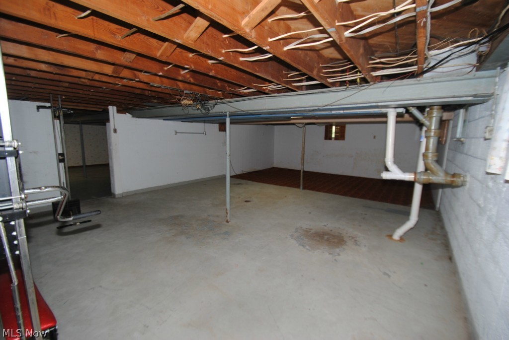 6240 Oberlin Road Amherst, OH 44001 - Photo 13 of 23 Gallery Image 13