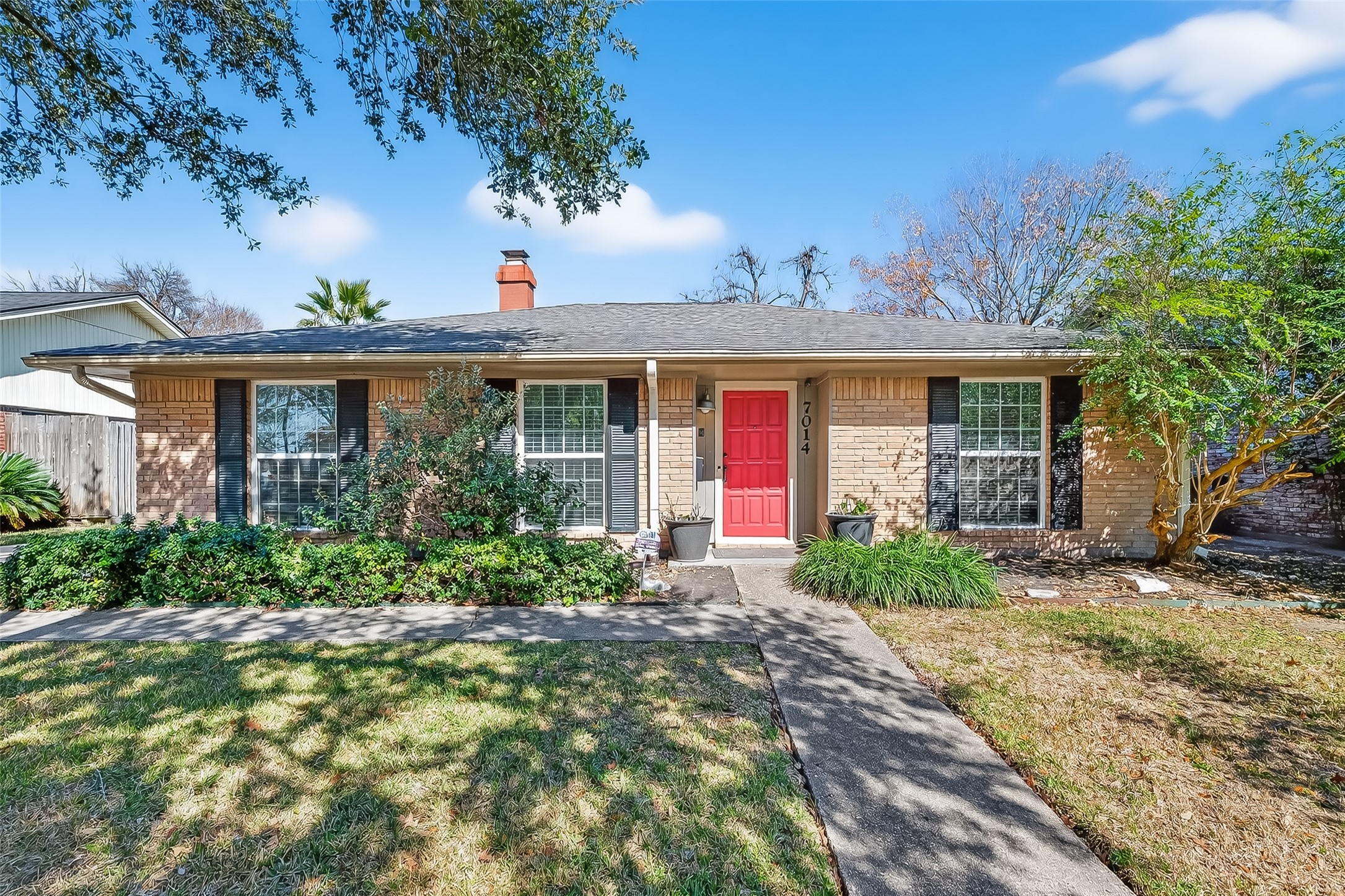 Welcome to this beautiful 3/4 bedroom 3 bath brick home in a great location on the street. The electrical and plumbing have been redone, per seller.