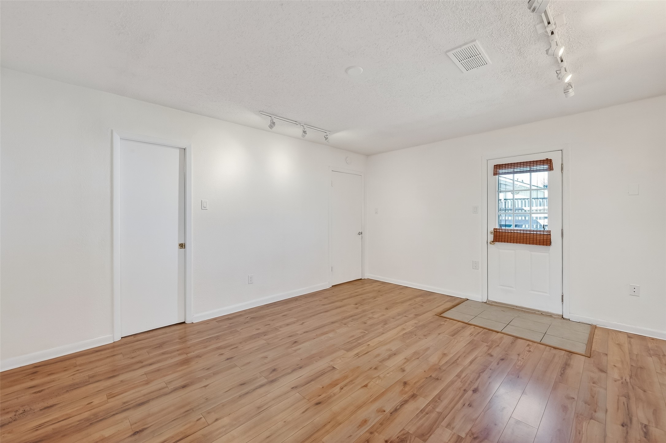 7014 Concho Street Houston, TX 77074 - Photo 30 of 46 There is access to the back yard too.