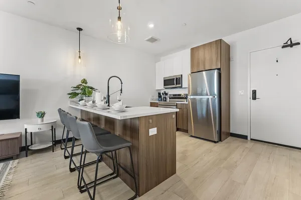 $2,200 | 600 Broadway, Unit 514, Chelsea, MA 02150