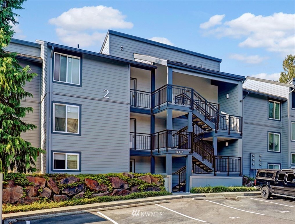 2607 Northeast 4th Street, Unit 237 Renton, WA 98056 - Photo 1 of 17 Gallery Image 1