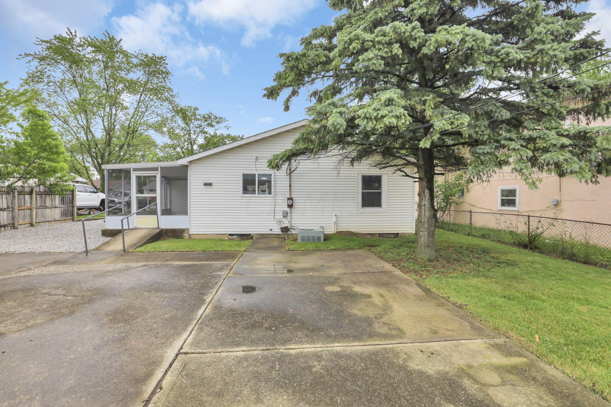 473 Smith Road Columbus, OH 43228 - Photo 42 of 45 41-web-or-mls-IMG_0829