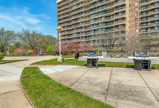 $3,400 | 152-18 Union Turnpike, Unit 6D | Kew Gardens Hills
