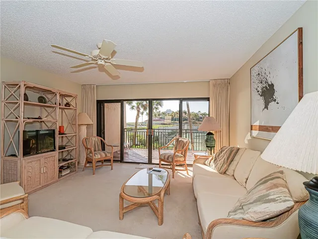 $7,800 | 3939 Ocean Drive, Unit 201B, Vero Beach, FL 32963