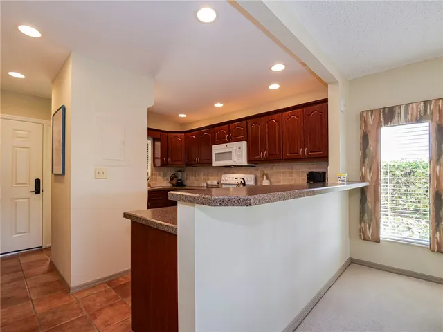 $7,800 | 3939 Ocean Drive, Unit 201B, Vero Beach, FL 32963