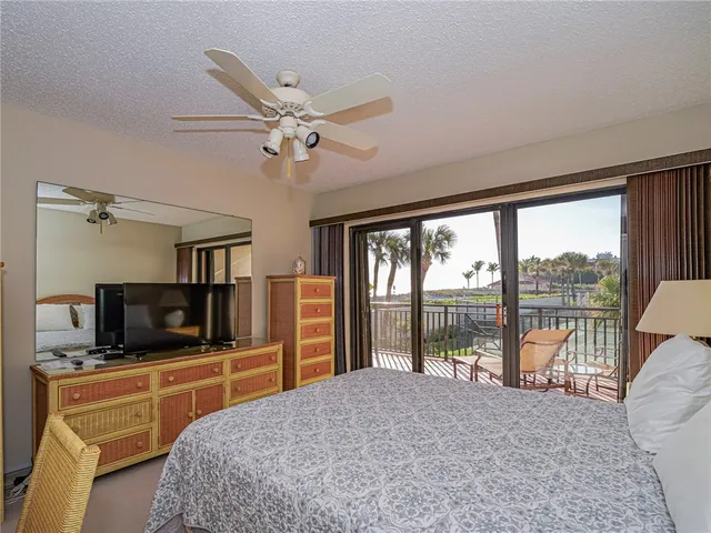 $7,800 | 3939 Ocean Drive, Unit 201B, Vero Beach, FL 32963