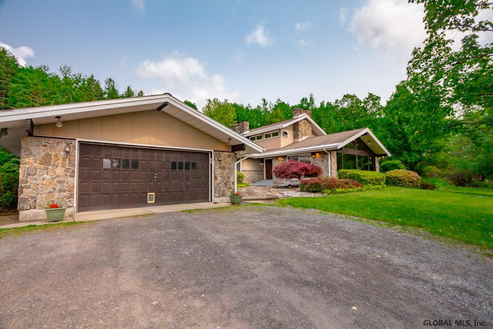 590 Currybush Road Rotterdam, NY 12306 - Photo 2 of 77 Photo 2